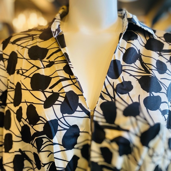 Blouse from lush - Picture 2 of 4